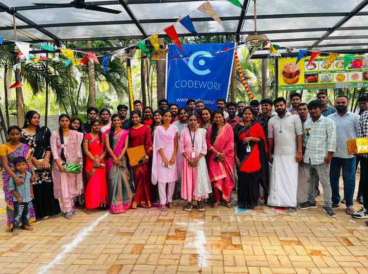 Event image row 4, column 1